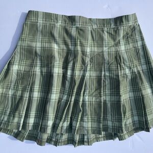 ❤️❤️Aerie Green Plaid Skater Skirt
